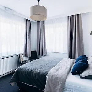 Hotel Atomihotel: Contemporary Comfort Steps From The Atomium!, Brüssel
